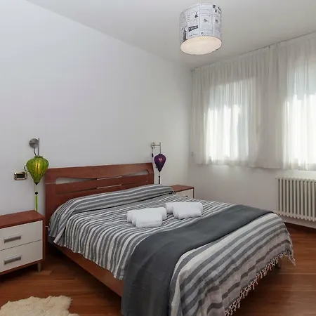Giudecca Dreaming Daire *